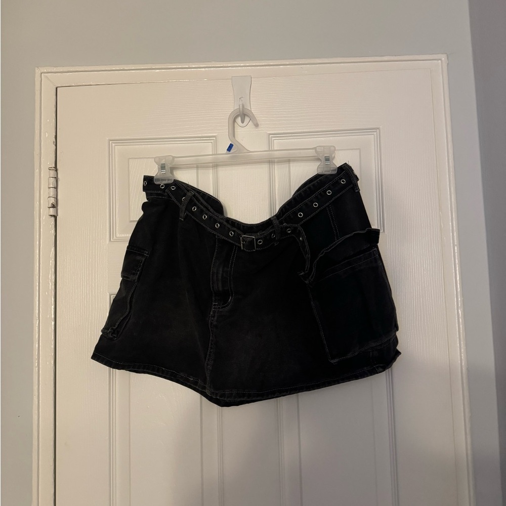 black cargo skirt